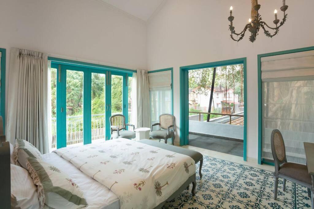 White Banyan Beach Villa, Candolim By The Acacia Villas Dış mekan fotoğraf